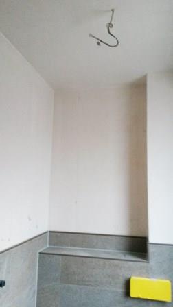 Abbildung einer Kaminecke vor der Renovierung